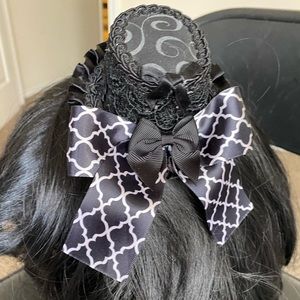Gothic Lolita / cosplay top hat bow clip